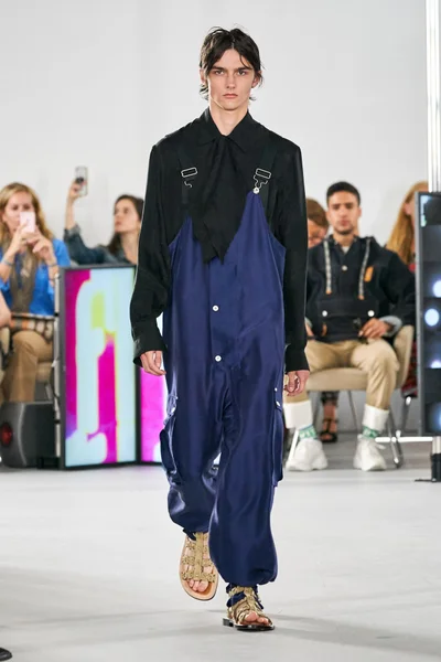 Look 11